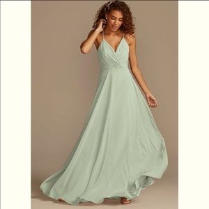 NEW David’s Bridal Bridesmaid Dress (Size 8).